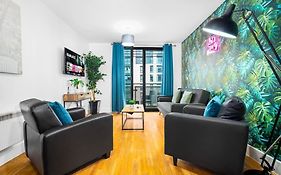 Funky Arcadian Centre Apartment By Azura Nights