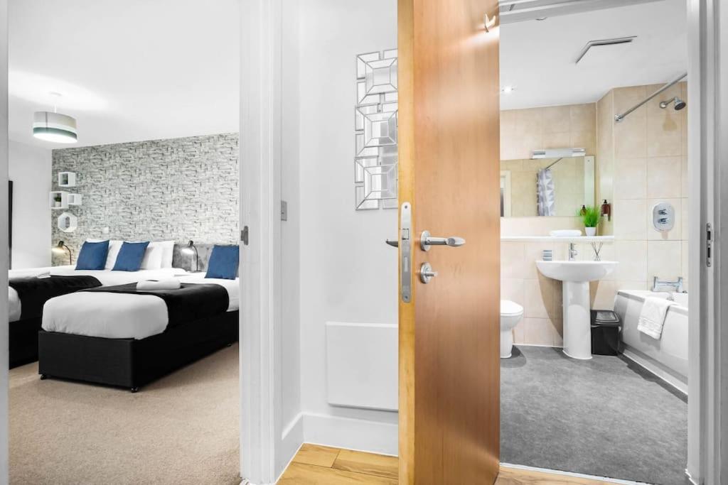Funky Arcadian Centre Apartment By Azura Nights Birmingham Exterior photo
